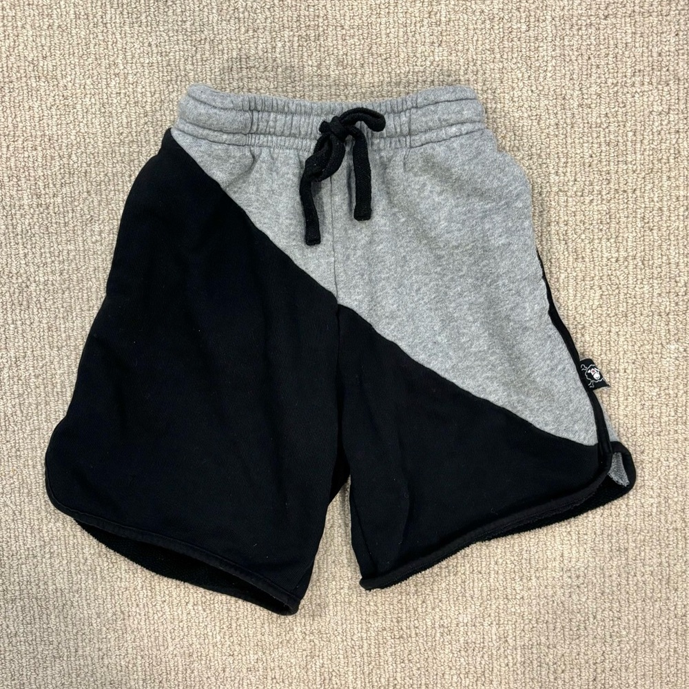 Nununu black and grey sweatshorts